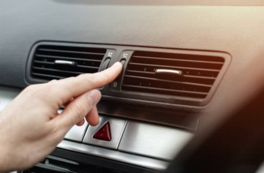 車のエアコンコンプレッサーの定期メンテナンスの重要性