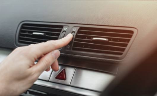 車のエアコンスイッチの主な問題と修理方法